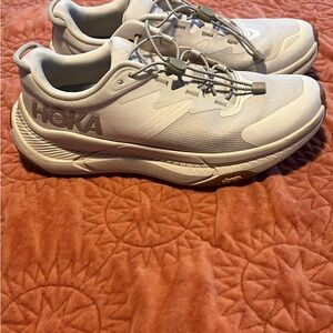 Hoka transport Shoes